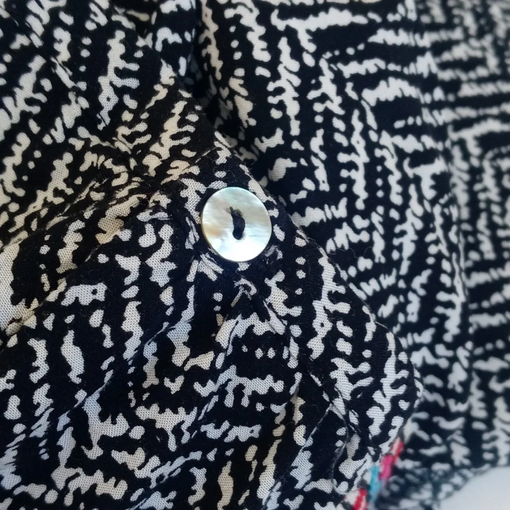 Daniel Rainn Women’s Rayon Bohemian Tribal Print 3/4 Sleeve V Neck Blouse M - Picture 10 of 16